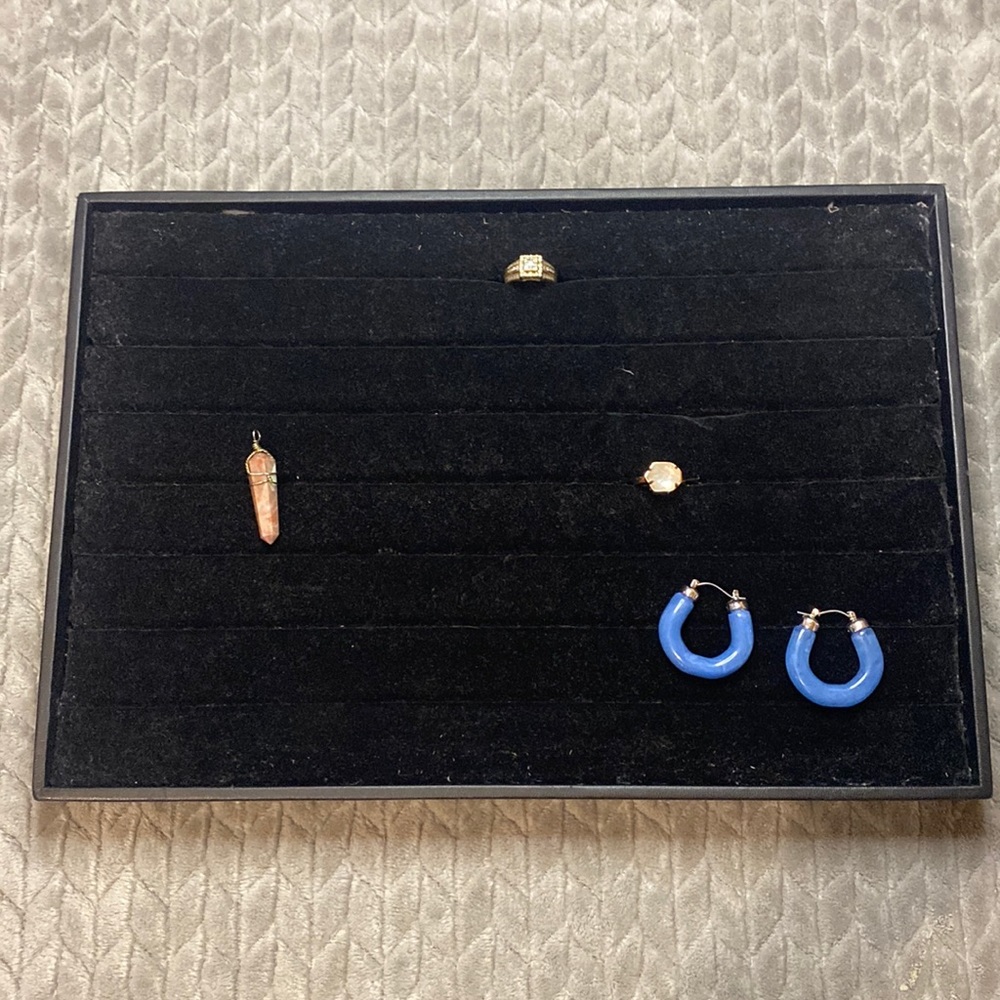 Velvet‎ Ring Display Tray